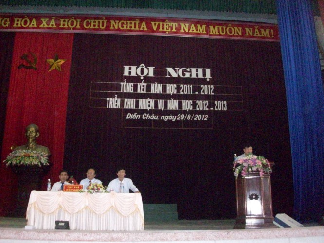 Đ/c Thái Huy Vinh - Phó Giám đốc Sở GD&ĐT Nghệ An phát biểu tại Hội nghị