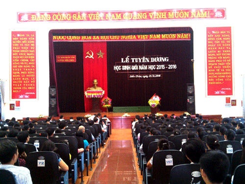 Diễn Châu tổ chức tuyên dương học sinh giỏi cấp tỉnh và Quốc gia năm học 2015 - 2016